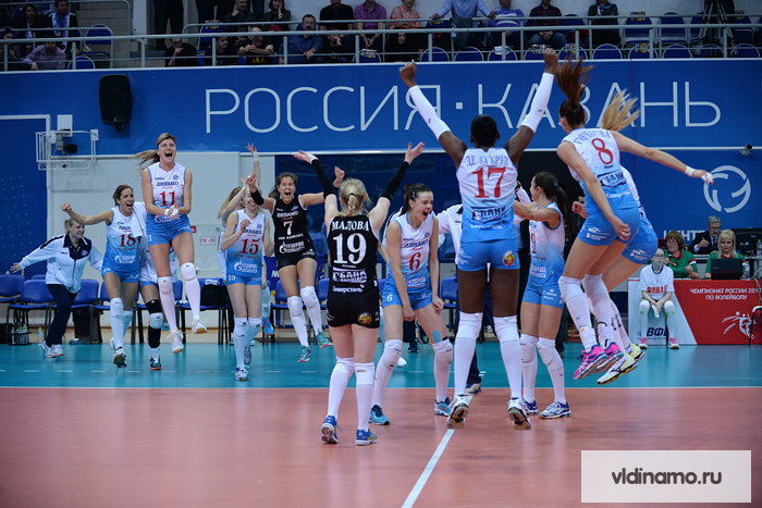Финал Чемпионата России. Третий матч противостояния за золото. Тяжёлая победа московского "Динамо" над казанскими одноклубницами 3-2 (21:25, 20:25, 25:21, 25:18, 18:16), счёт в серии 2-1.